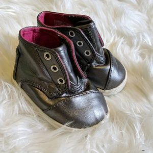 Toms baby girl pewter metallic tennis